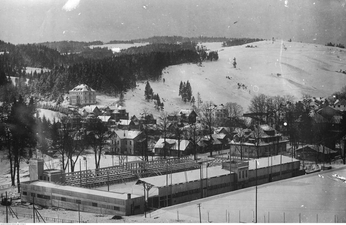 Słynne małopolskie uzdrowisko na przedwojennych zdjęciach. Tak kiedyś wyglądała Krynica-Zdrój 