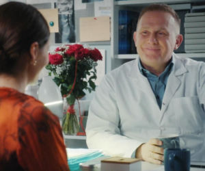 M jak miłość odc. 1921. Joanna (Dominika Sakowicz), Artur Rogowski (Robert Moskwa)