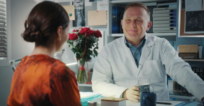 M jak miłość odc. 1921. Joanna (Dominika Sakowicz), Artur Rogowski (Robert Moskwa)