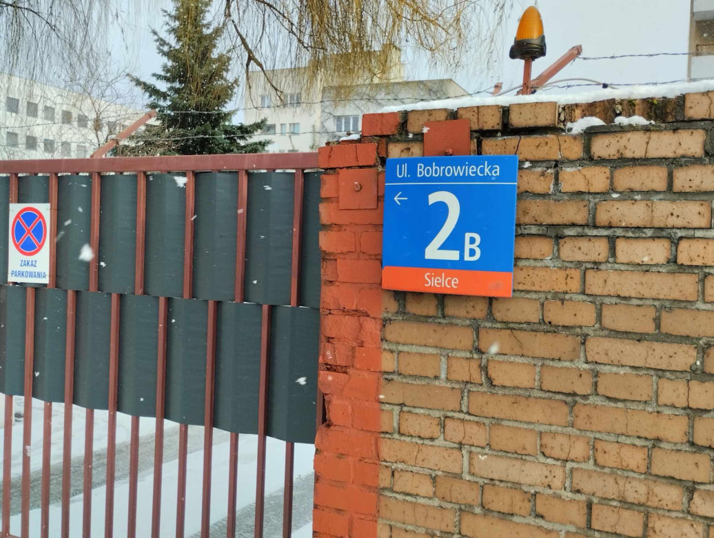 Bobrowiecka 2b - rosyjski blok mieszkalny w Warszawie