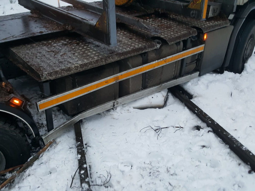Pociąg wyhamował w ostatniej chwili. To cud, że nikt nie zginął