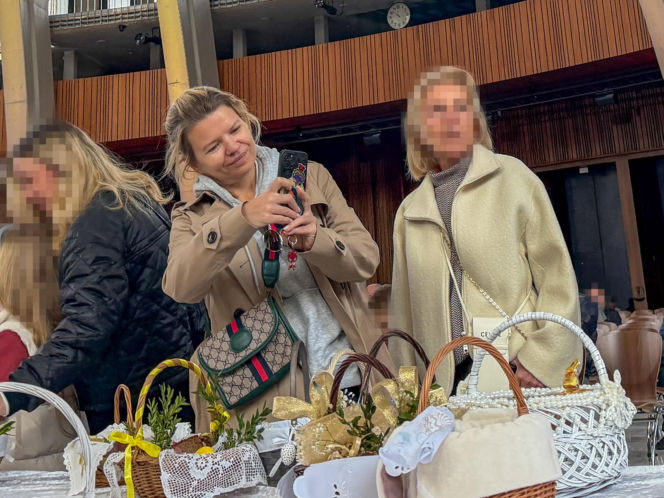 Marta Manowska ze święconka