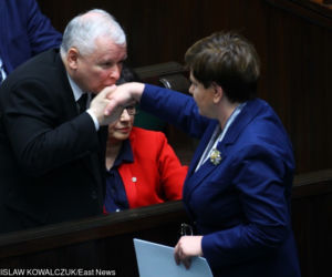 KACZYŃSKI WYCZYŚCI RZĄD SZYDŁO.