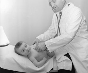 Maluszek podczas badania (1972 r.)
