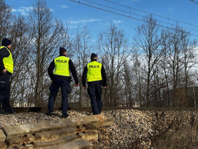 Działania policjantów z garnizonu stołecznego na torach i dworcach
