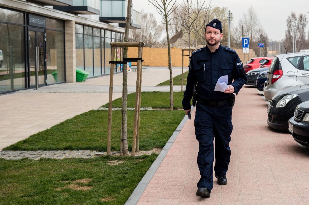 Koronawirus w Trójmieście. Tak policjanci sprawdzają czy przestrzegasz kwarantanny