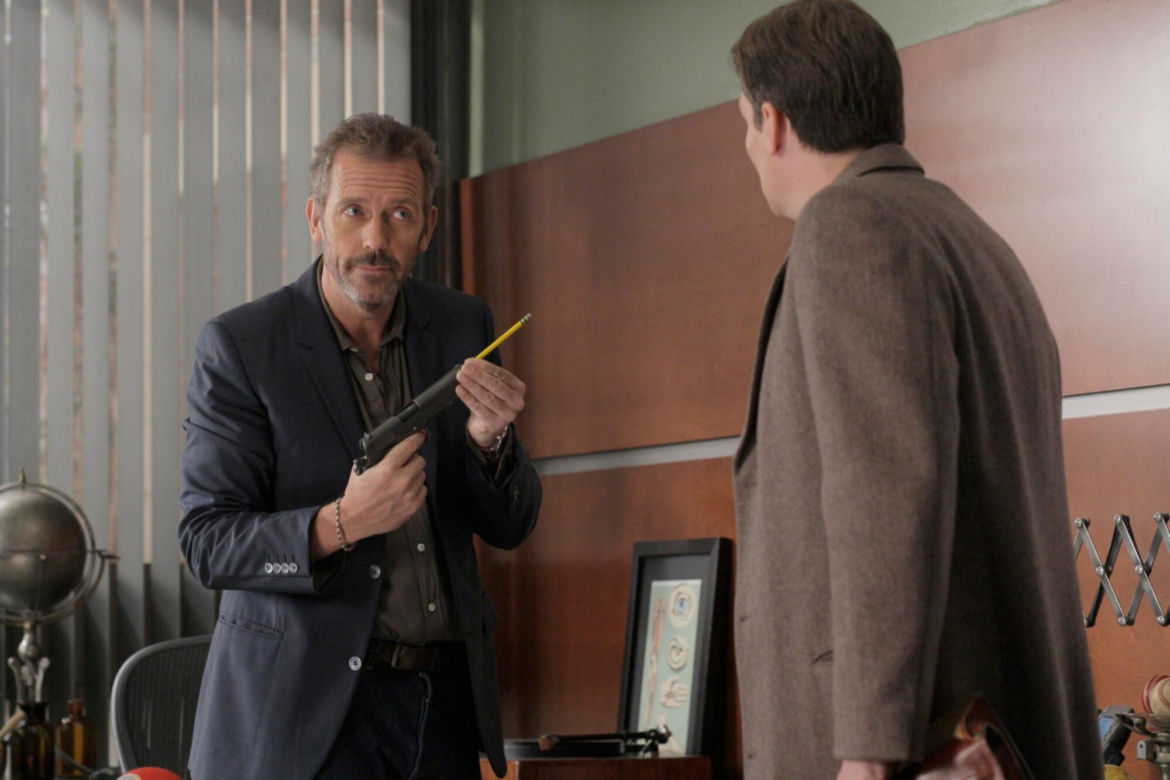 Hugh Laurie na planie serialu "Dr House" 
