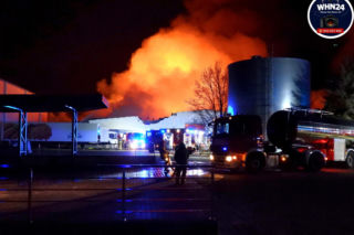 Pożar suszarni warzyw w Bramkach. Na miejscu 50 zastępów straży