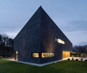 Dom dla sportowca i koncepcja tarczy, czyli prywatność w gęstej zabudowie