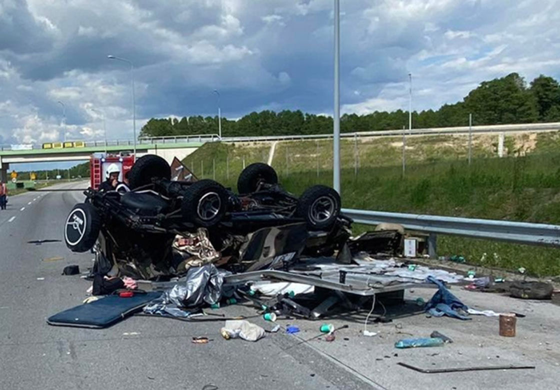 Makabra na S7. Z terenowego uaza została kupa złomu. 5 osób rannych