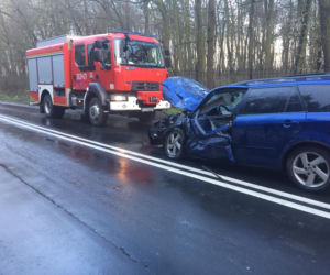 Wypadek w Ostromecku. 3 osoby przewiezione do szpitala w Bydgoszczy