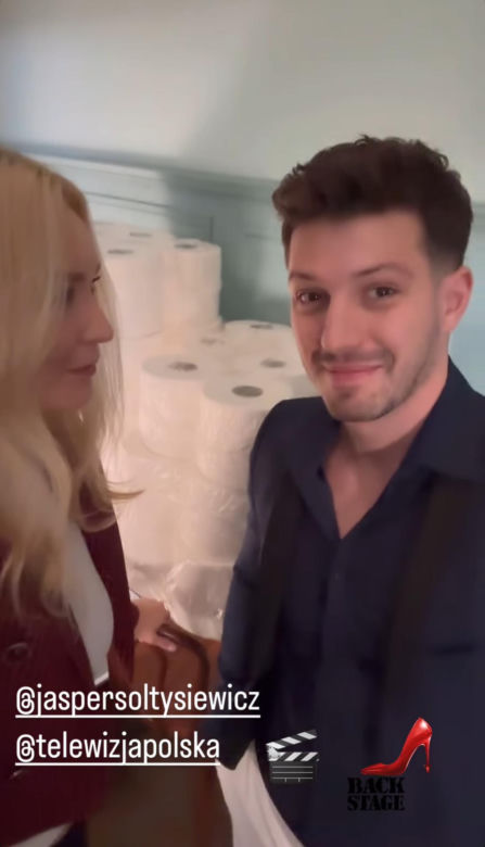 Barwy szczęścia. Karolina (Marta Dąbrowska), Justin (Jasper Sołtysiewicz) na planie