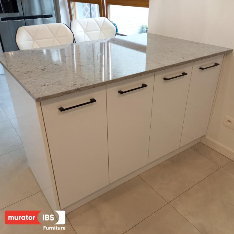 Pół-wyspa kuchenna wykonana przez Murator Furniture