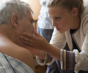 Na dobre i na złe odcinek 617. Ola Pietzrak (Anna Karczmarczyk), Andrzej (Olgierd Łukaszewicz)