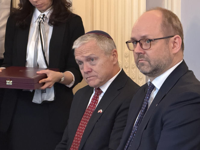 Wręczenie Krzyża Wielkiego Orderu Zasługi RP rodzicom Michaela Ollisa w Waszyngtonie, DC