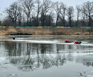 Tragedia na Dolnym Śląsku. Wędkarz wpadł pod lód na Jeziorze Leśniańskim
