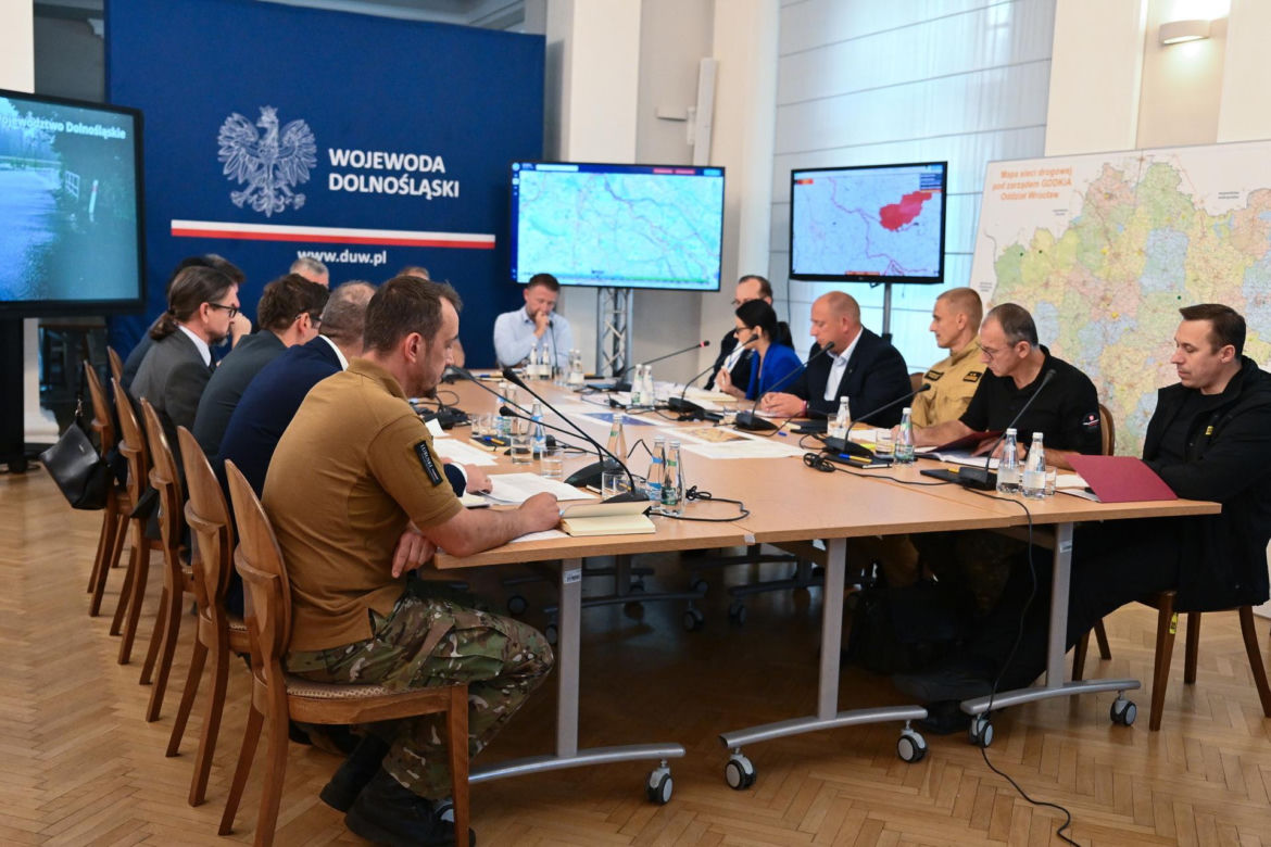 Powódź 2024: Spotkanie premiera z wojewodami