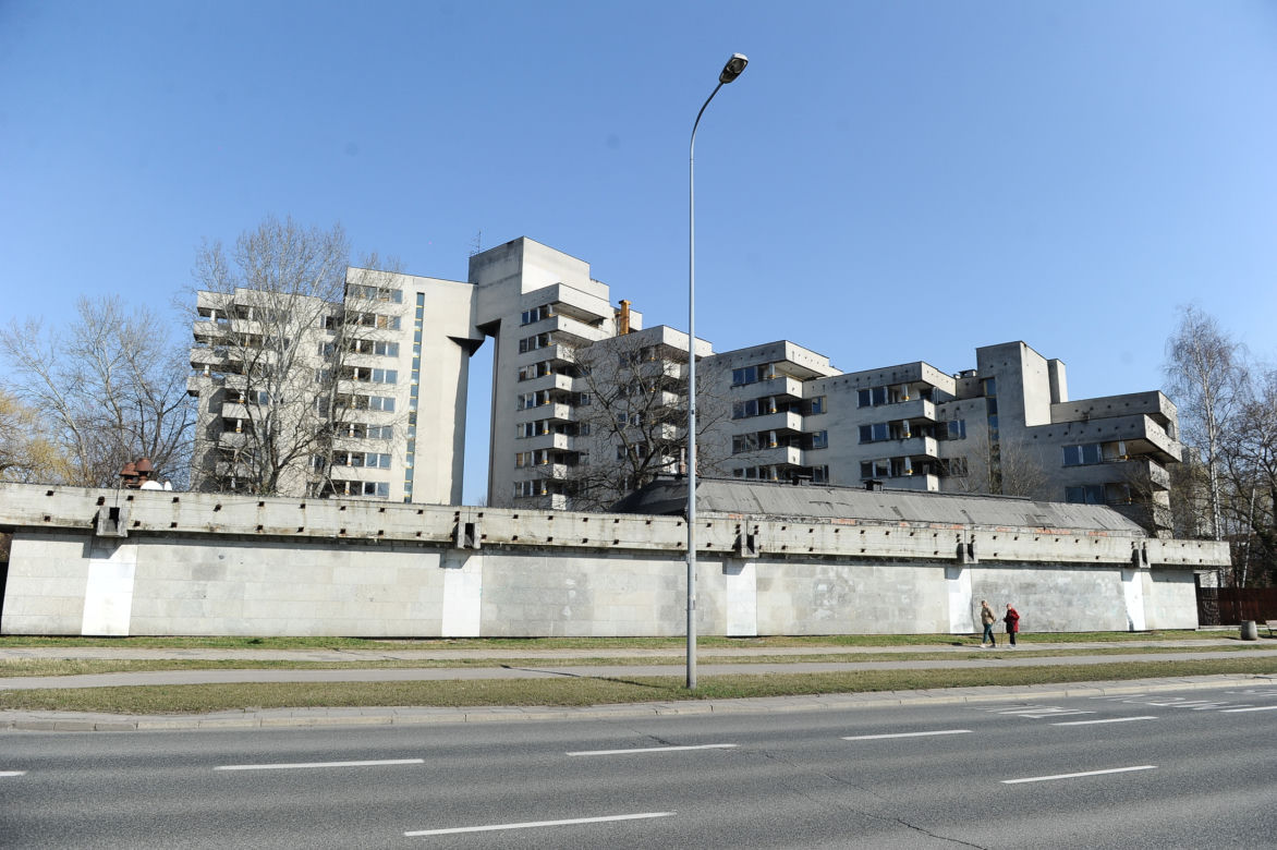 Zamalowali flagi Polski i Ukrainie w Szpiegowie. Tajemnicza akcja przy Sobieskiego 100