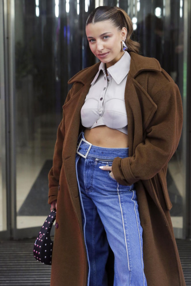 Tak Julia Wieniawa wyglądała na studniówce. Uwagę zwraca stylizacja gwiazdy