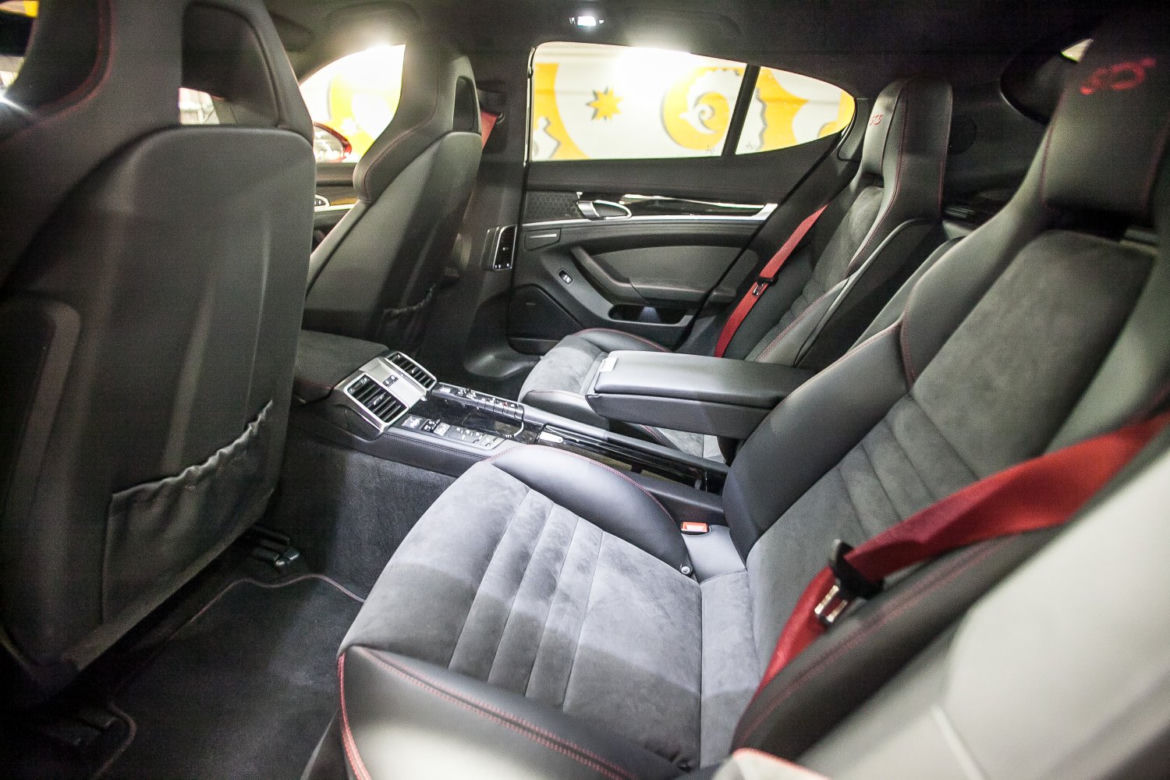 Porsche Panamera GTS myTaxi 