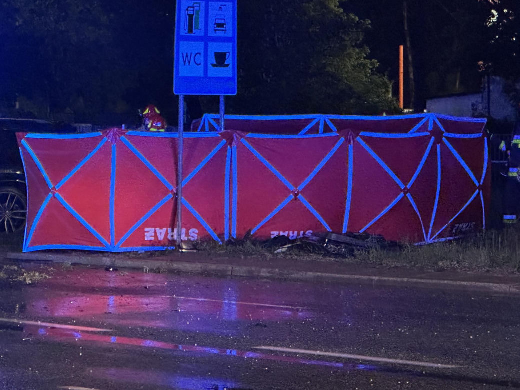 Młode małżeństwo zginęło testując nowe auto. W domu zostawili 3-letnią córeczkę