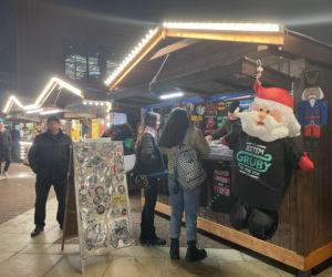 Pokémony, różowe gofry i zaskakujące różnice w cenach. Porównaliśmy łódzkie jarmarki