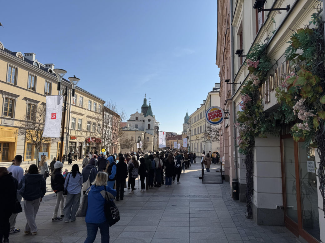 Pierwszy Starbucks w Lublinie otwarty! Jak lokal wygląda w środku? 