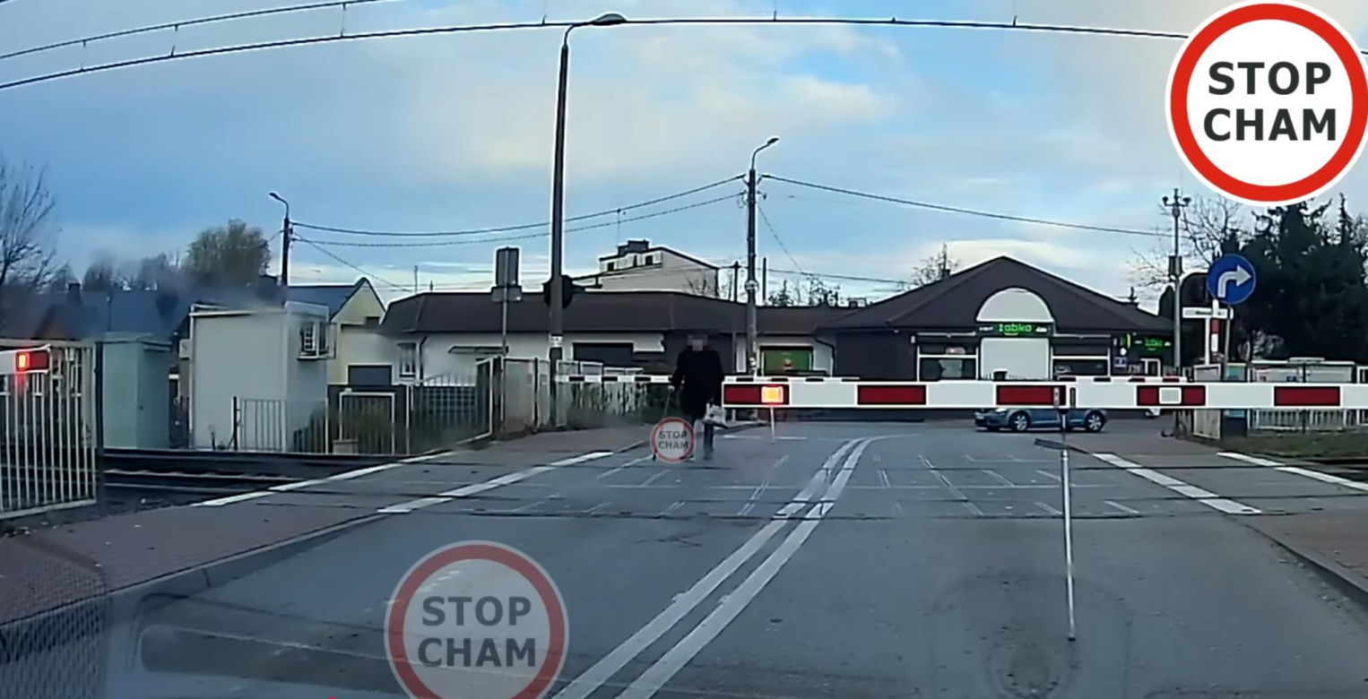 Krok dzielił emeryta od strasznej śmierci