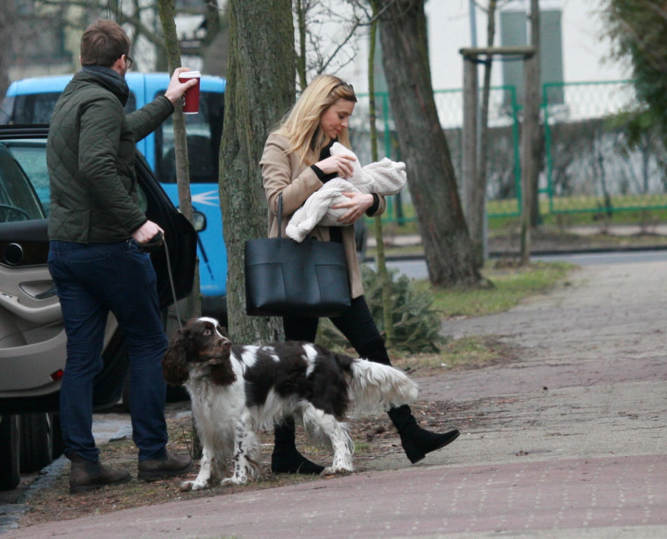 Kasia Tusk  i Staszek Cudny z dzieckiem
