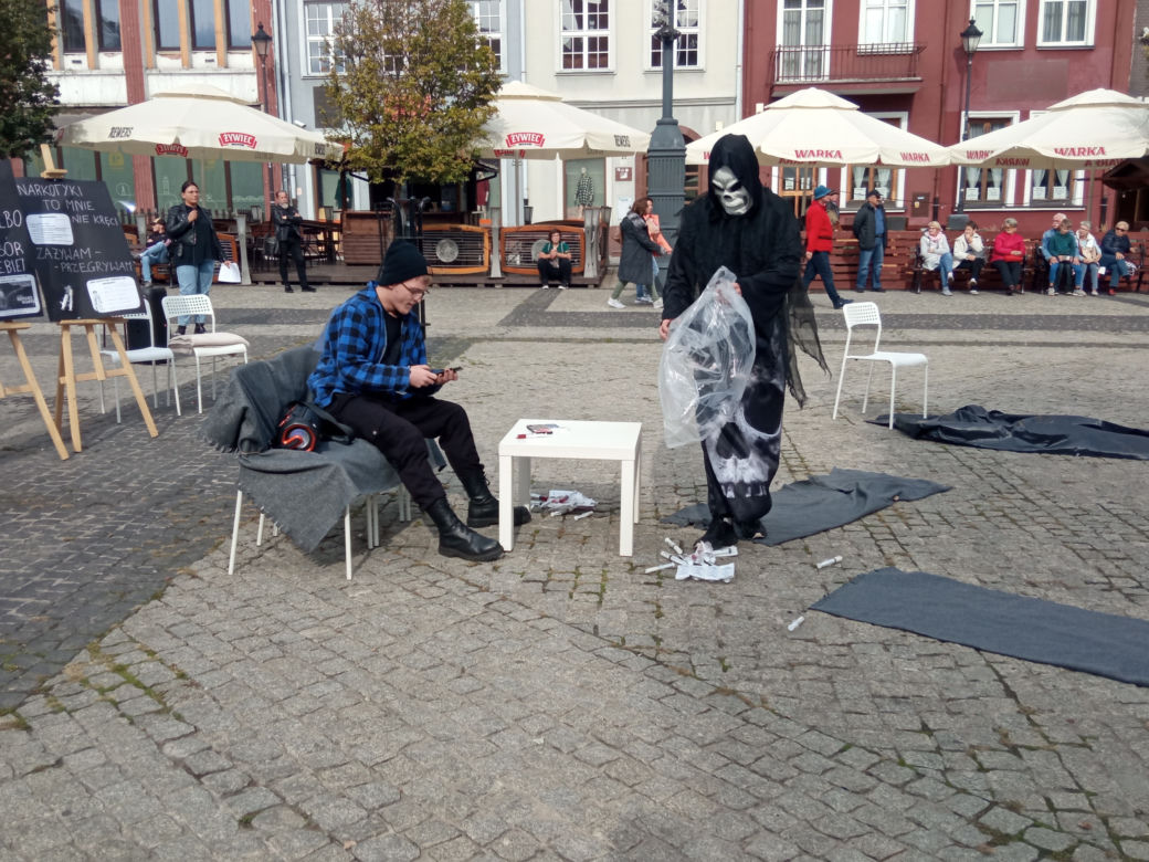Teatr Uliczny "Nie daj się wciągnąć" w Grudziądzu