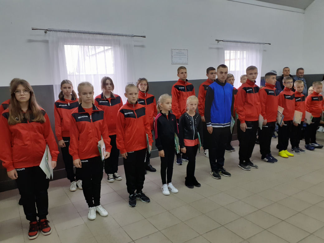 Ślubowanie Młodzieżowej Drużyny Pożarniczej OSP Dąbrówka Stany i 104-lecie jednostki