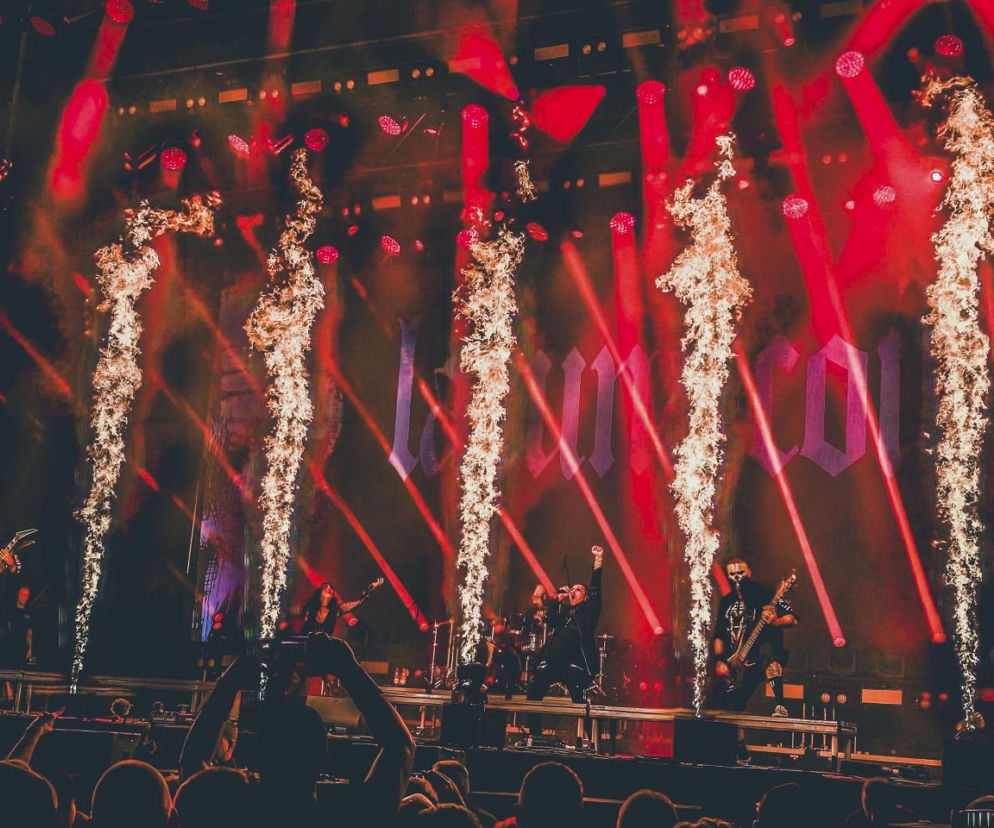 Zespół Lacuna Coil na scenie festiwalu Rockowizna w Krakowie. O finale muzycznego lata przeczytasz na Eska Rock.