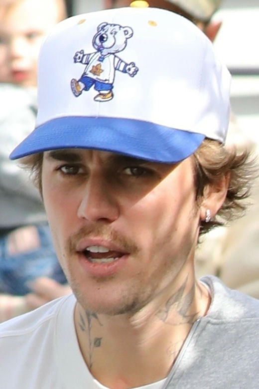 „Zmiana kodu na trójkę z przodu”. Justin Bieber kończy 30 lat! Tak się zmienił