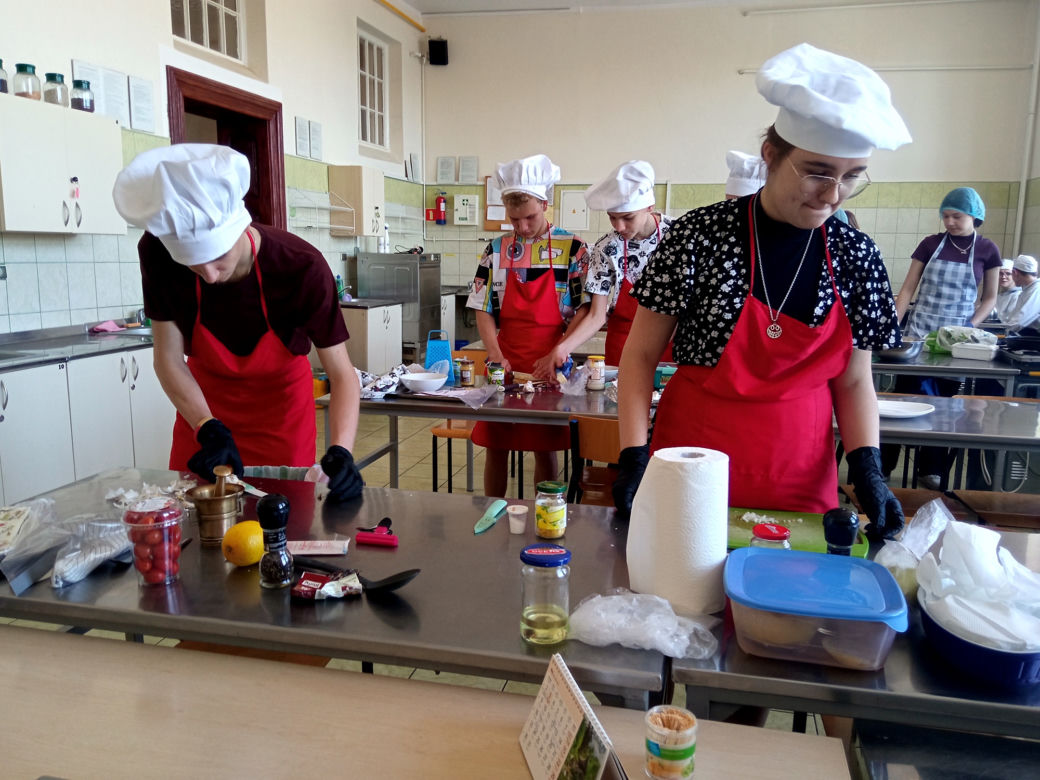 Konkurs kulinarny im. Wiktora Kulerskiego w grudziądzkim gastronomiku