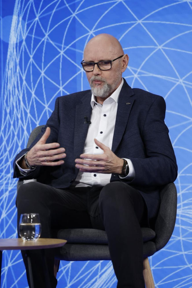 Debata local content