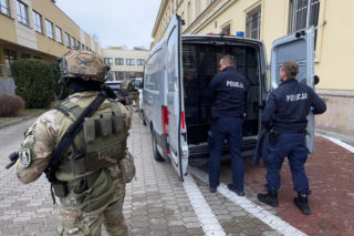 Ścigani przez międzynarodową policję zatrzymani w Warszawie. To nimi interesował się m.in. Interpol