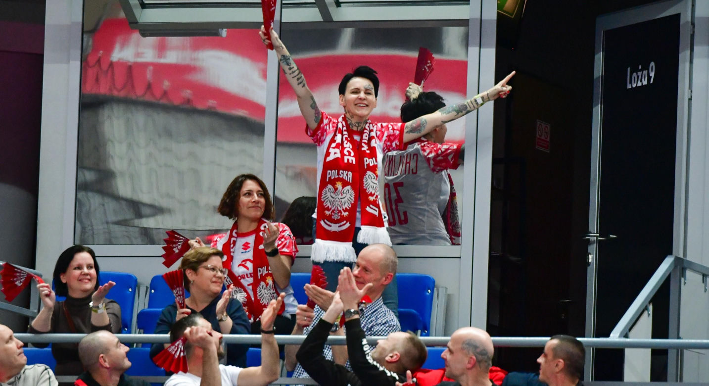 Agnieszka Chylińska na meczu piłkarzy ręcznych