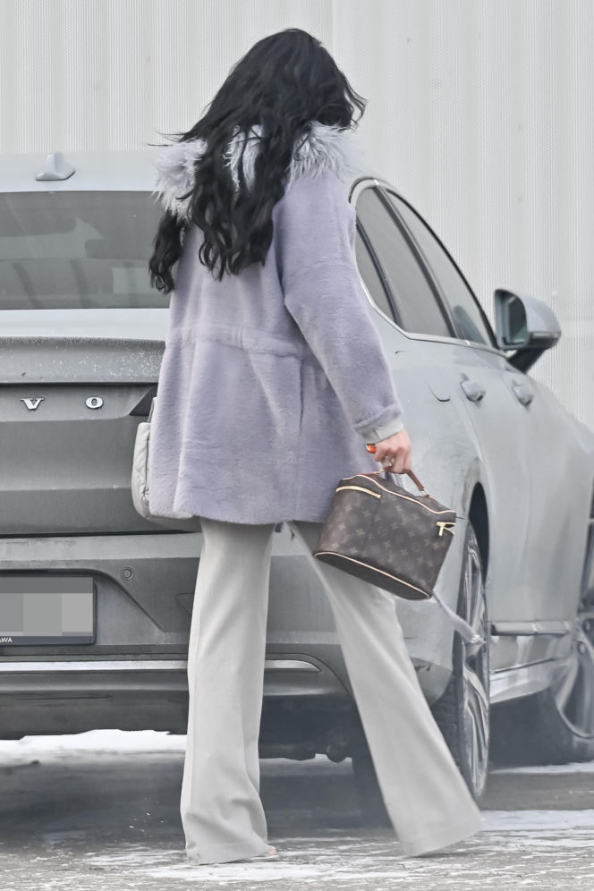 Justyna Steczkowska boso na śniegu