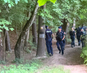Tragedia w Borkowie. Nie żyje kobieta, policja prowadzi poszukiwania jej męża
