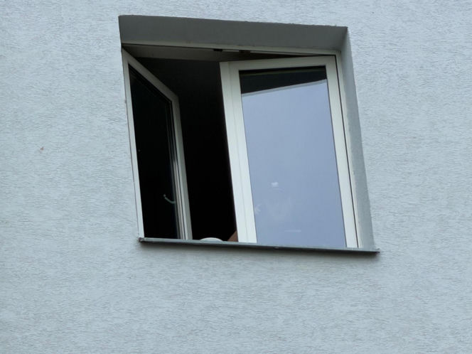 Kobieta wypadła z szóstego piętra. Zginęła na miejscu