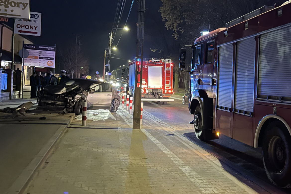 Huknął w ogrodzenie i zbiegł. W aucie była ciężarna kobieta