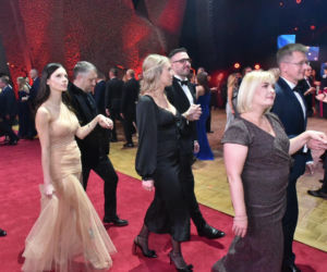 XIV Marszałkowski Bal Dobroczynny w CKK Jordanki. Zdjęcia ze środka. Efektowne kreacje VIP-ów