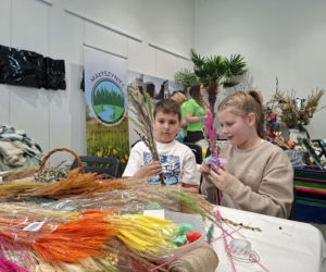 Starachowice tętnią tradycją! Trwa pierwszy Festiwal Kół Gospodyń i Gospodarzy Wiejskich „Lokalne pasje”