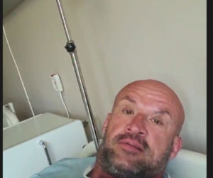 Tomasz Oświeciński (Andrzejek z M jak miłość) na Instagramie w szpitalu po wypadku przed operacją