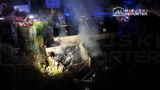 Pożar budynków pod Warszawą