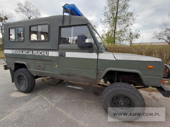 Samochód ciężarowo-osobowy wysokiej mobilności HONKER 2000