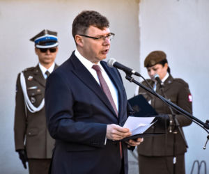 Obchody 2 maja w Olsztynie. Uroczyste podniesienie flagi na maszt [ZDJĘCIA]