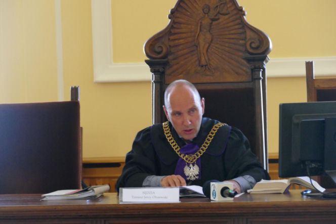 Radny nie odpowie karnie za porównanie Karola Nawrockiego do Shreka. O jego losie zadecyduje para prezydencka