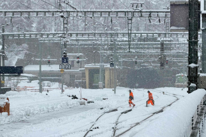 Szwajcaria/ Wykoleił się pociąg w Alpach, trwa akcja ratunkowa