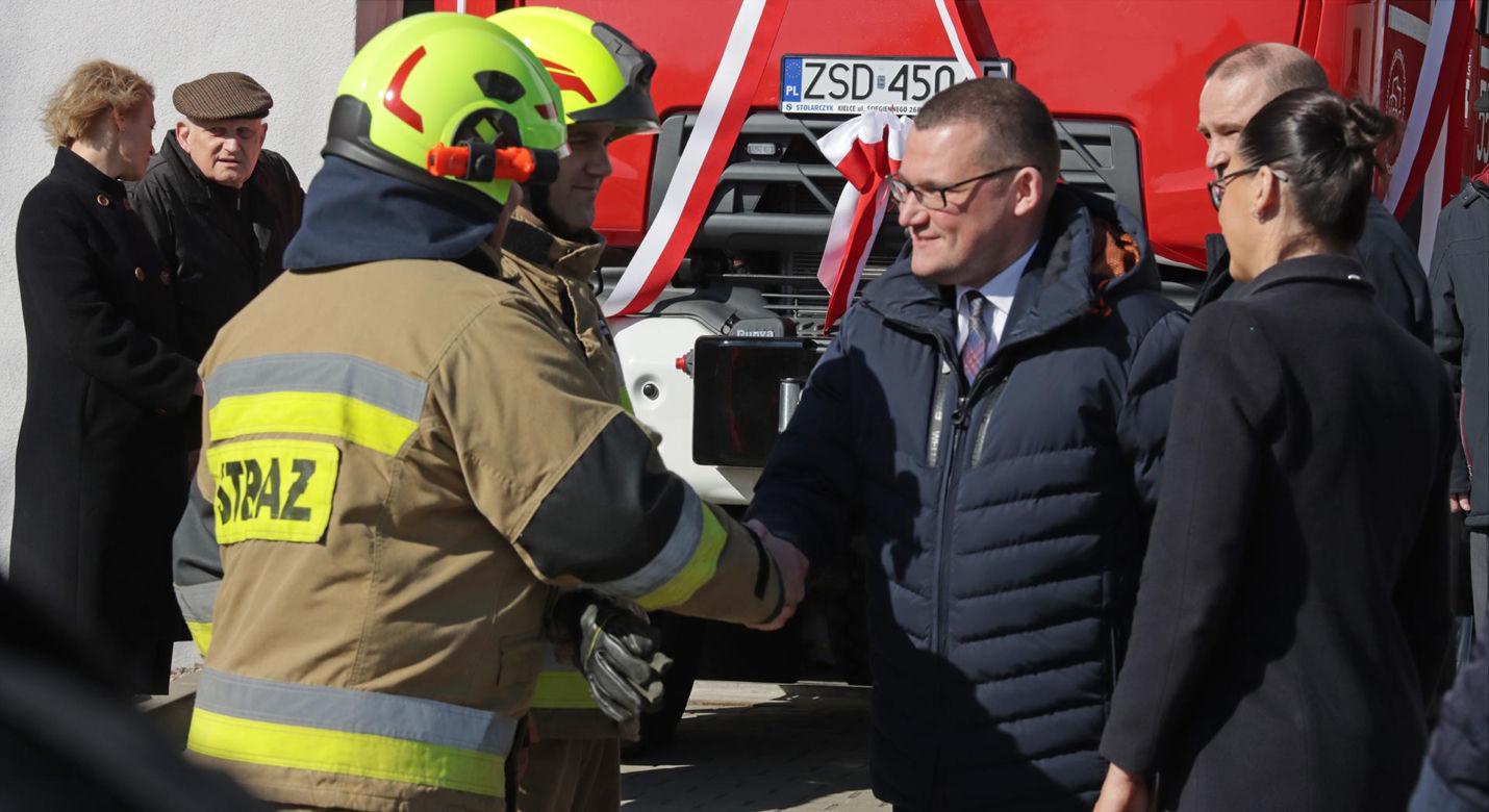 Nowy wóz strażacki w Zajączkówku 